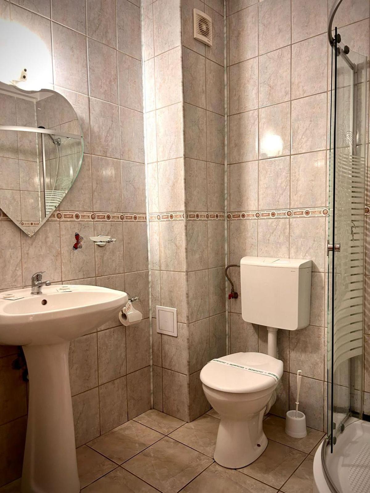 Hotel Levisticum บาเคา ภายนอก รูปภาพ