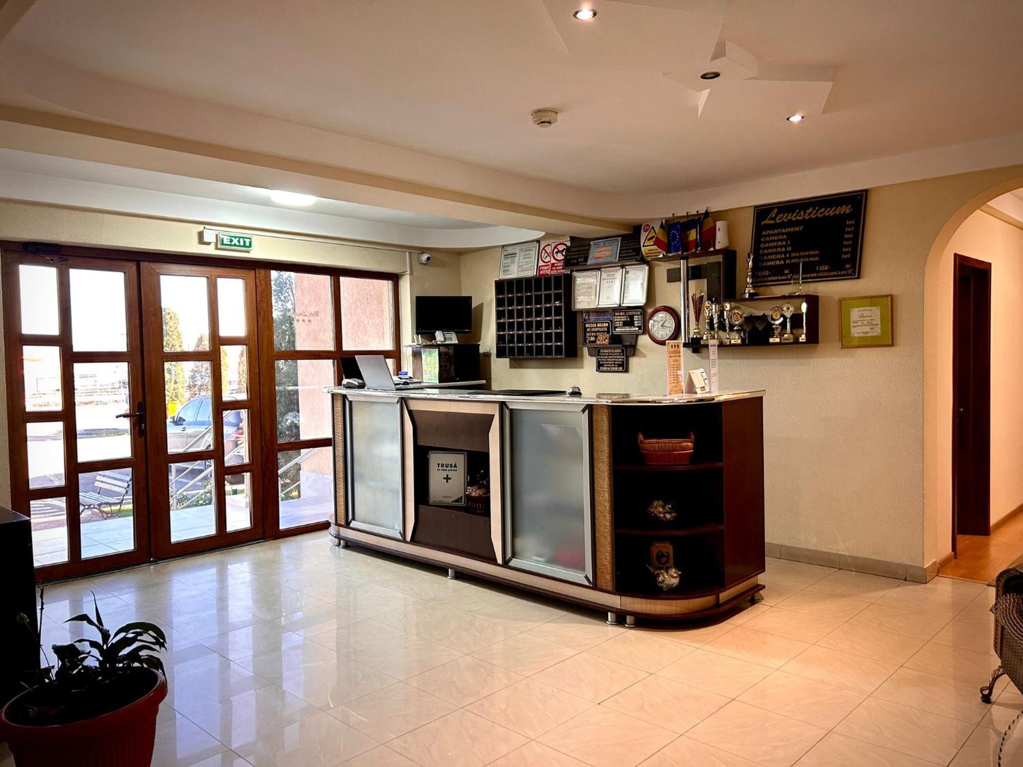 Hotel Levisticum บาเคา ภายนอก รูปภาพ